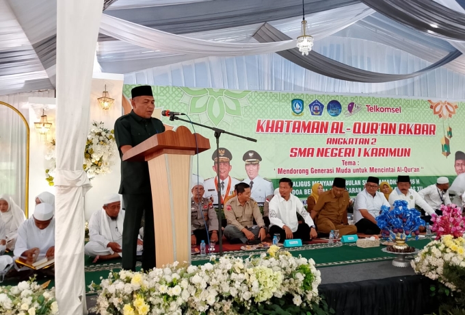 Wabup Rocky Hadiri Khatam Al Quran  Akbar Angkatan 2 SMA Negeri 1 Karimun