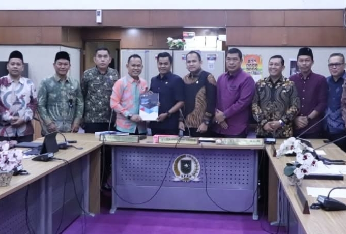 DPRD Riau RDP dengan KPID Riau