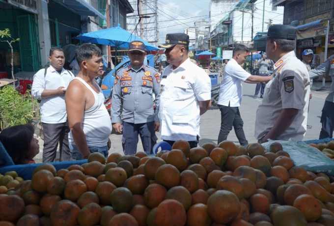 Sidak Pasar Inpres Kisaran, Wakil Bupati Asahan Minta Pedagang Tidak Gunakan Ruas Jalan