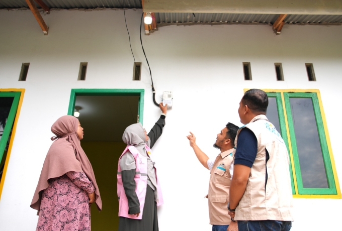 Srikandi PLN UIP3B Sumatera dan YBM PLN UPT Pekanbaru Wujudkan Mimpi Eldas lewat Program Light Up The Dream