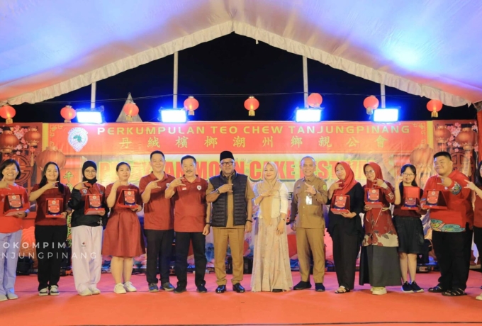 Wako Tanjungpinang Lis Apresiasi Pawai Lampion Moon Cake Sebagai Bentuk Pelestarian Budaya