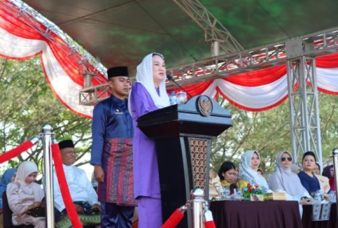 Pemkab Natuna Gelar Upacara HUT ke-26, Bupati Cen Sui Lan Ajak Masyarakat Perkuat Persaudaraan dan Semangat Pembangunan