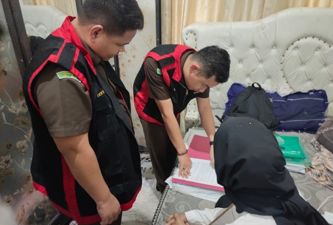 Kejaksaan Kampar Geledah Rumah Saksi Kasus Dugaan Korupsi KUR BNI