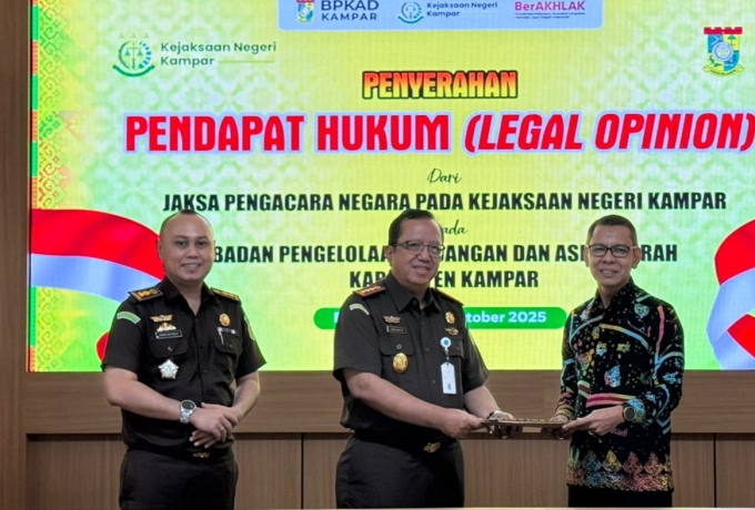 Kejari Kampar Serahkan Pendapat Hukum kepada BPKAD