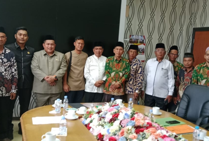 Komisi II DPRD Kampar Terima Aspirasi FKDT: Guru MDTA Minta Kesejahteraan Ditingkatkan dan Perda Pendidikan Diniyah Ditegakkan