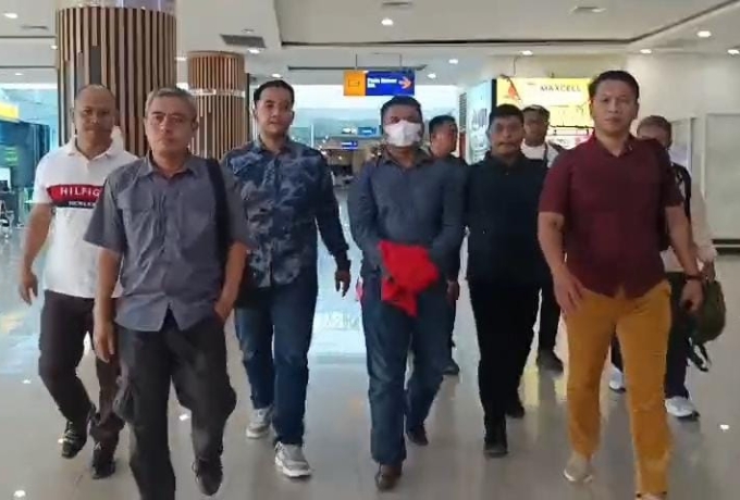 Tim Tabur Kejati Kepri Tangkap Buronan Kasus Korupsi Jembatan Tanah Merah di Kendari