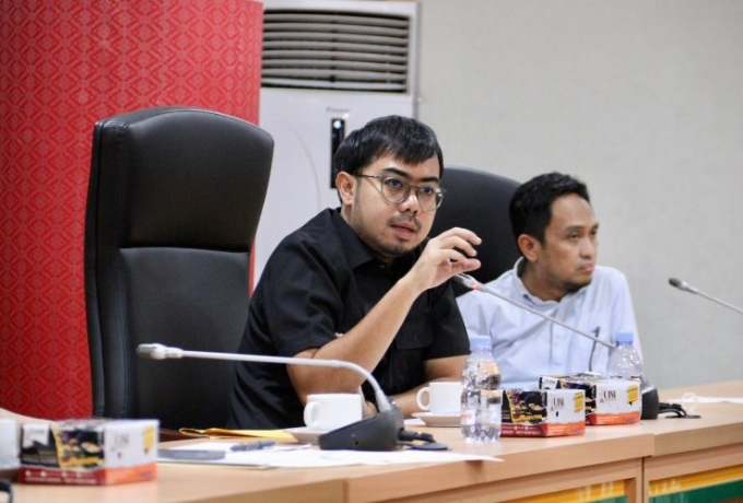 Sidak Dadakan! Anggota DPRD Riau Pergoki Mobil LPS Buang Sampah Sembarangan di Tenayan Raya