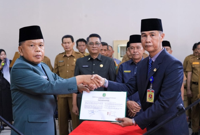 Bupati Meranti Lantik Sudandri Sebagai Sekda