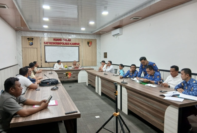 Pembangunan Jalan Menuju Kantor Bupati Mandek, Mediasi Polres Kampar Buka Peluang Proyek Dilanjutkan