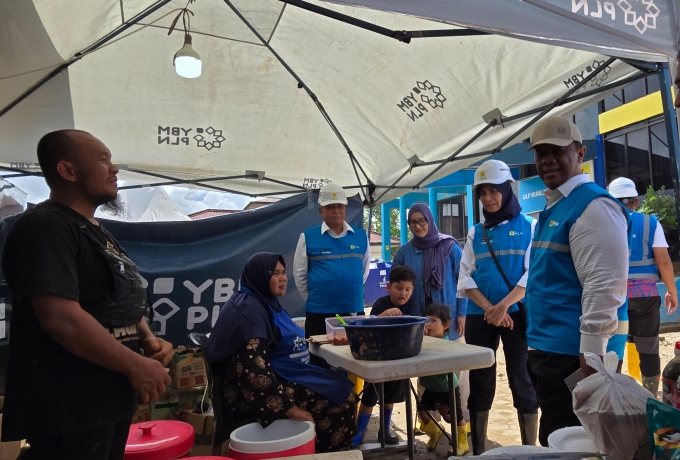 Direksi dan Relawan PLN Turun Langsung Pastikan Percepatan Pemulihan Fasilitas Umum di Aceh