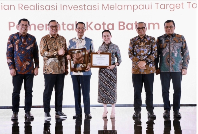 Lampaui Target Investasi 2025, Pemko Batam Borong Dua Penghargaan dari Kementerian Investasi dan Hilirisasi