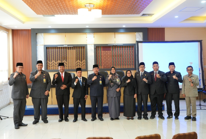 Lantik 5 Pejabat Administrator Sekda Siak Tekankan Inovasi dan Profesionalisme ASN