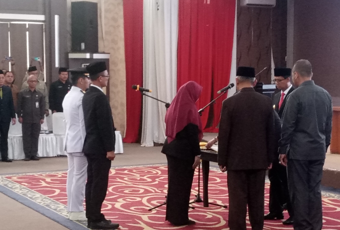 Bupati Karimun Iskandarsyah Lantik Pejabat Eselon II, Ini Nama dan Jabatannya 