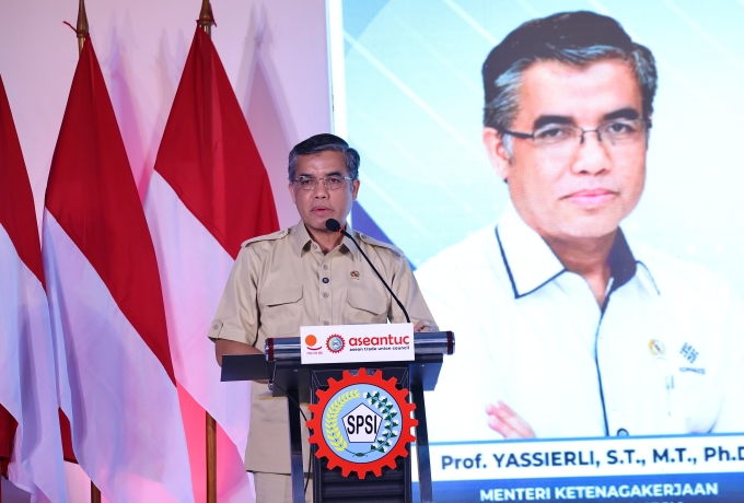 Hadapi Disrupsi AI, Menaker Ajak Serikat Pekerja Perkuat Upskilling dan Reskilling