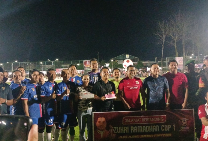 Semarak Ramadan di Pelalawan, Bupati Zukri Buka Turnamen Mini Soccer Zukri Ramadan Cup I