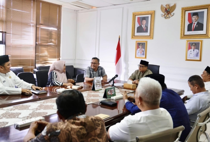 Kadis Kominfo Kepri Hendri  Terima Surat Pengunduran Ketua KPID