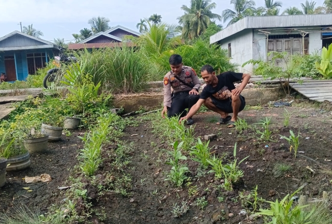 Manfaatkan Lahan Kosong, Polsek Enok Dukung Asta Cita Lewat Tanaman Gizi