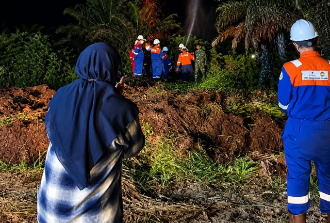 Karhutla di Taman Nasional Zamrud Nyaris Sentuh Sumur Minyak BSP, Bupati Siak Bertahan hingga Dini Hari