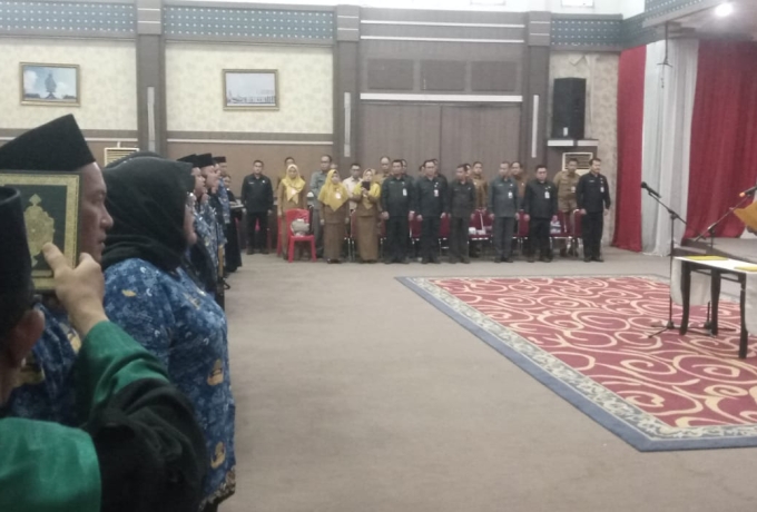 Bupati Karimun Iskandarsyah Lantik 95 PNS Formasi 2024 dan Jabatan Fungsional
