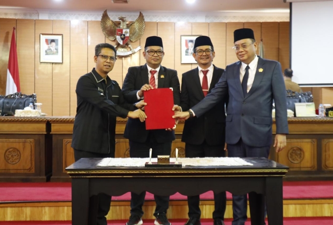 Ketua DPRD Karimun Raja Rafiza Pimpin Rapat Paripurna Penyampaian Pidato Bupati Terhadap KUPA dan PPAS