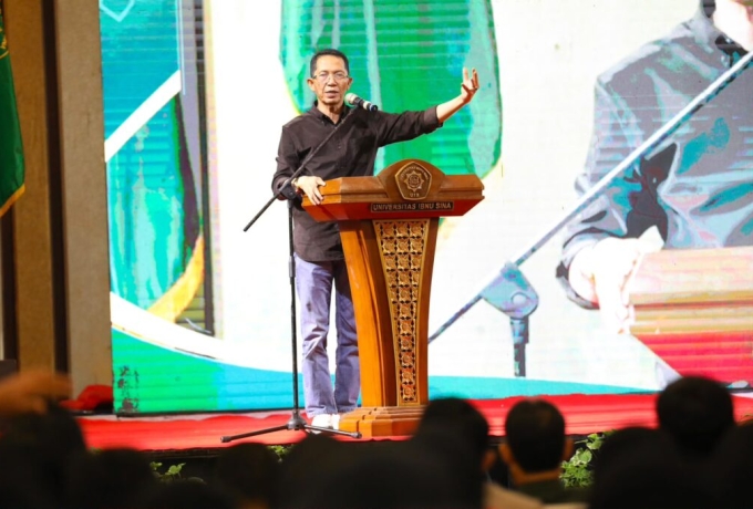 Amsakar Kobarkan Semangat 1.600 Mahasiswa Baru UIS, Dorong Generasi Unggul Berdaya Saing Global