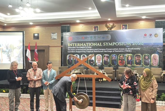 Simposium Internasional Universitas Pahlawan Bahas Peran Kebun Raya sebagai Koridor Keanekaragaman Hayati