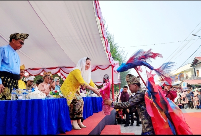 Natuna Pamer Kekayaan Budaya di HUT ke-27, Pantai Piwang Dipenuhi Atraksi Meriah