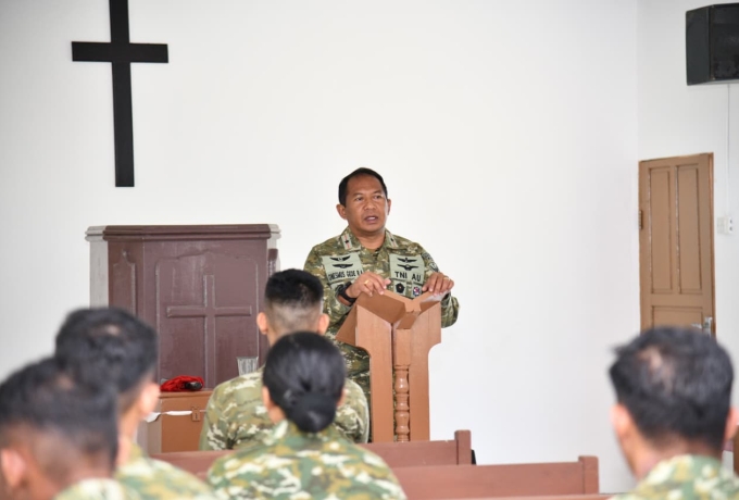 Beda Keyakinan, Tetap Harmonis! Lanud RSA Natuna Perkuat Pembinaan Rohani