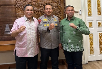 Gubernur Riau dan Wagub Kompak Salam Komando