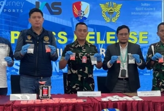 Hendak Dikirim ke Sulsel, 919 Gram Sabu dan 1.653 Butir Ekstasi Digagalkan di Bandara SSK II