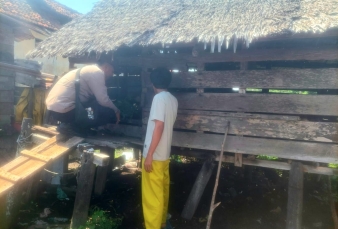 Polsek Merbau Dukung Ketahanan Pangan Nasional  dan Beri Pakan Kambing