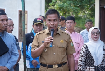 Bupati Kampar Serahkan Bantuan Sapi Kurban Presiden RI
