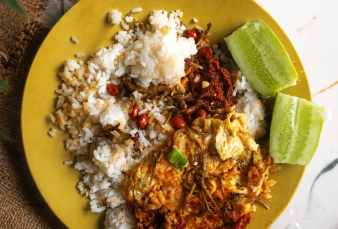 Libur Iduladha, Nasi Lemak Pakcik Lim Jadi Pelarian Rasa