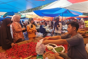 Operasi Pasar Murah di Pekanbaru, Warga Diimbau Pakai Masker
